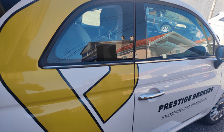 Publicidade em carros da prestige brokers em lisboa