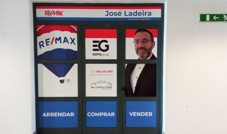 Decoração de Montra - REMAX