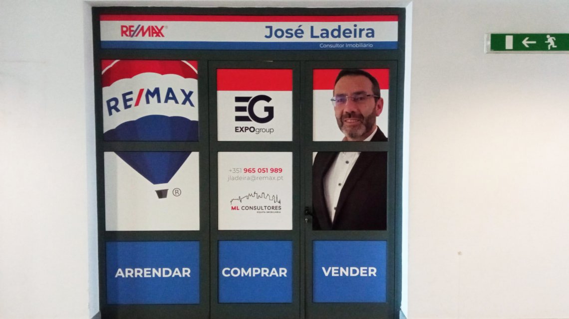 Decoração de Montra - REMAX