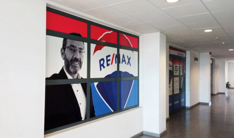 Decoração de Montra - REMAX