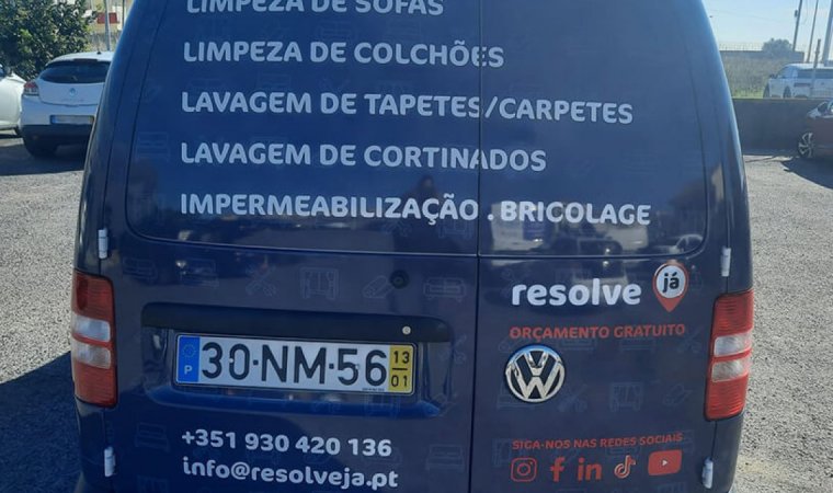 Traseira de viatura Resolvejá com decoração integral