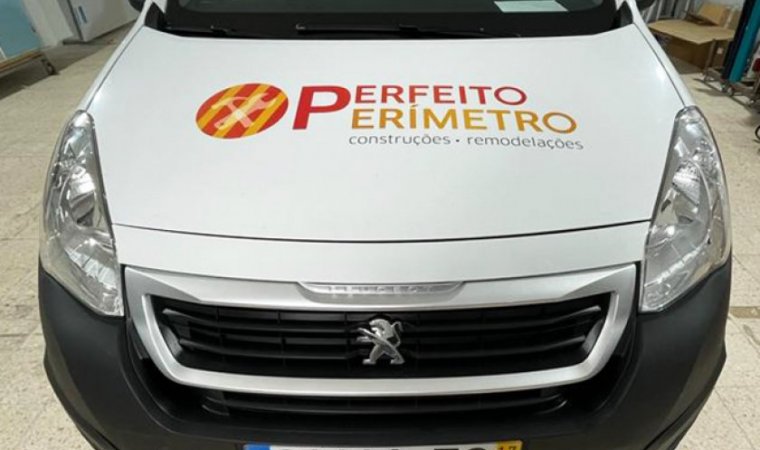 Carrinha Perímetro Perfeito com decoração em vinil  