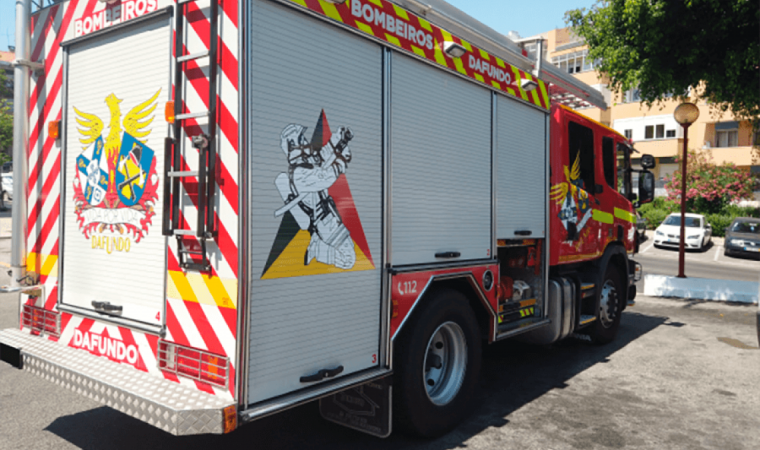 Vinil refletor em camiões de bombeiros