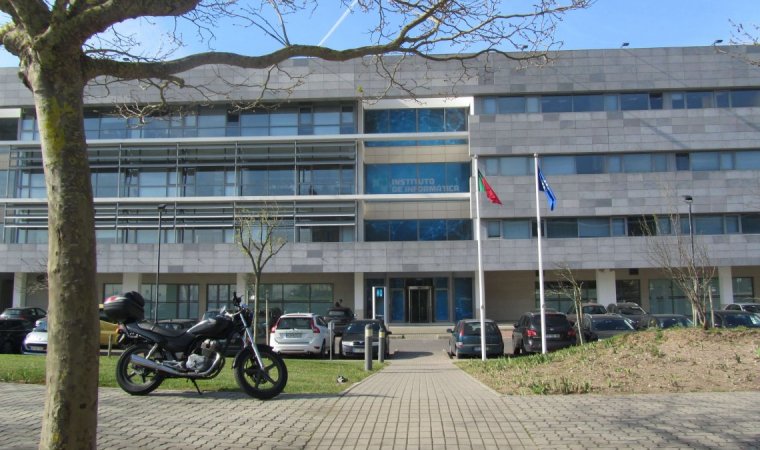 Decoração Edifício e Interior - Instituto de Informática 