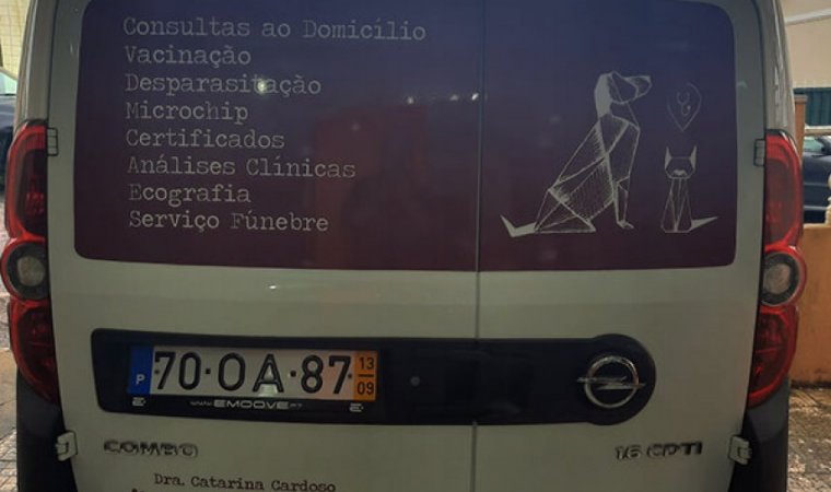 Viatura de veterinário ao domicilio decorada com vinil autocolante