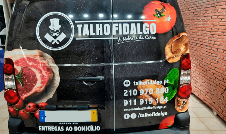 Implantação de vinil Impresso e Laminado a Brilho Talho Fidalgo