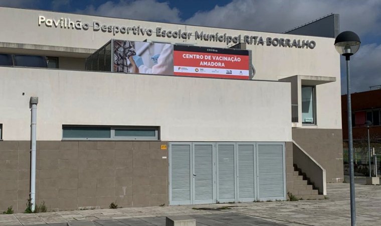 Decoração de Montra e Interior - Centro de Vacinação 